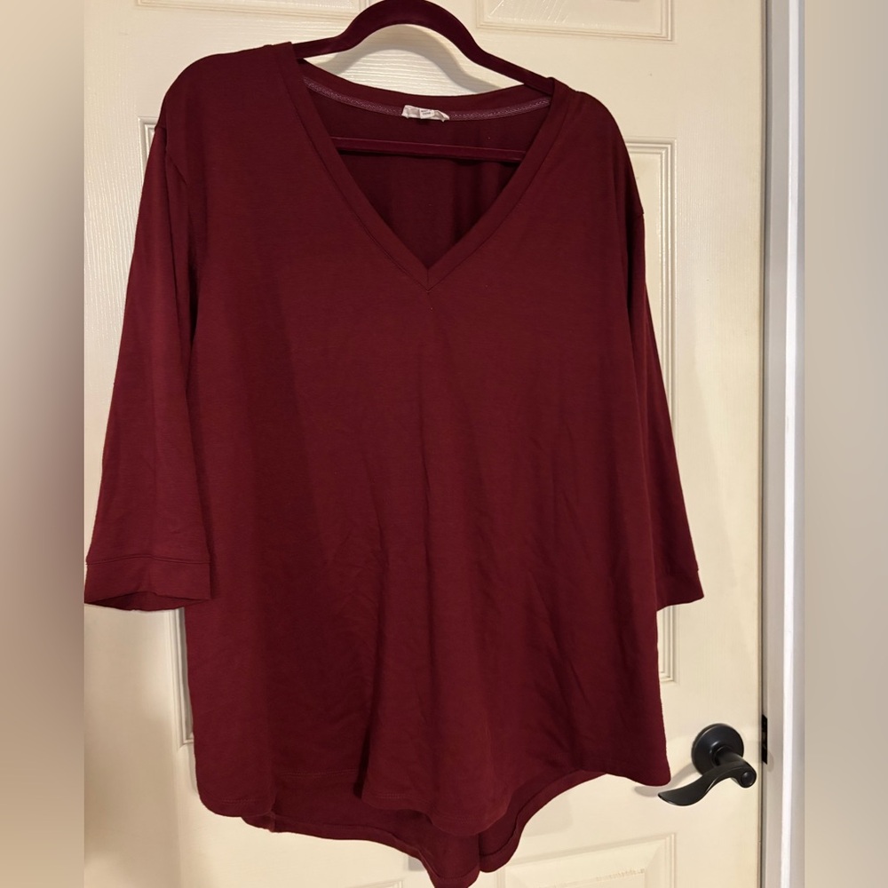 Jane and Delancey Garnet V-Neck 3/4 Sleeve Top